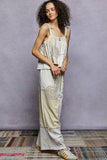 Solid lace patch detail woven pants: HONEY GOLD / M
