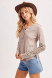 CROCHET PATCH SLEEVED HALF BUTTON ROUND NECK TOP: MUSHROOM / S