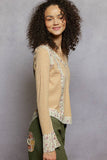 Long sleeve v neck print patch ruffle rib knit top: NUDE BEIGE / M