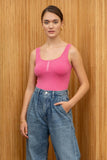 WASHED SEAMLESS CROP TOP: DENIM