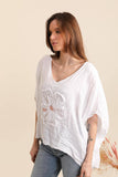 Blouse with a flower in 100% Linen REF. 11209: White