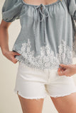 SQUARE-NECK DENIM TOP WITH LACE DETAIL: LT.DENIM / L