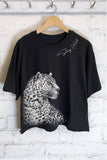 STAY WILD LEOPARD GRAPHIC LONG CROP TOP: Dusty mint