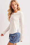 CROCHET PATCH SLEEVED HALF BUTTON ROUND NECK TOP: MUSHROOM / S