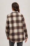 BUTTON DEOWN FLANNEL SHACKET WITH POCKETS: Brown / M