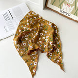 Fresh Floral Lace-Trimmed Triangle Bandana: Green / M