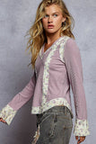 Long sleeve v neck print patch ruffle rib knit top: OFF WHITE / S