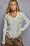 Long sleeve v neck print patch ruffle rib knit top: OFF WHITE / S