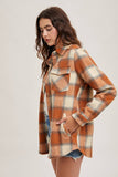 BUTTON DEOWN FLANNEL SHACKET WITH POCKETS: Brown / M