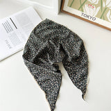 Fresh Floral Lace-Trimmed Triangle Bandana: Green / M