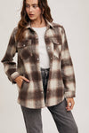 BUTTON DEOWN FLANNEL SHACKET WITH POCKETS: Brown / M