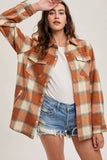 BUTTON DEOWN FLANNEL SHACKET WITH POCKETS: Brown / M