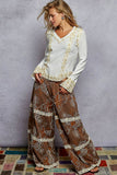 Long sleeve v neck print patch ruffle rib knit top: OFF WHITE / S