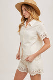 EMBROIDERED LACE TRIMMED SHORTS WITH LINING: NATURAL / M